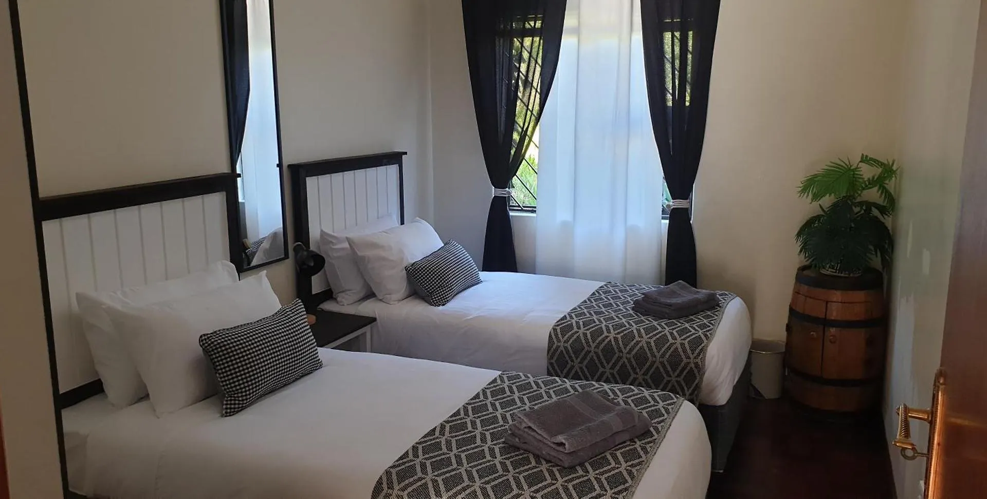 Protea-Sabr Villa Sir Lowry Pass Tatil Evi